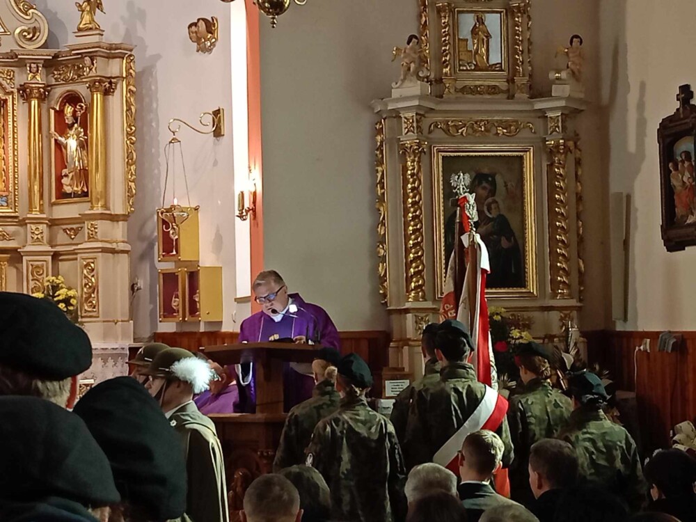 Ostatnie pożegnanie śp. Heleny Tokarz. Pogrzeb bohaterki zgromadził tłumy [ZDJĘCIA] [WIDEO]
