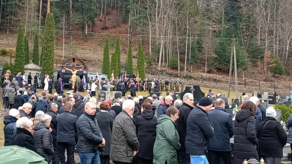Ostatnie pożegnanie śp. Heleny Tokarz. Pogrzeb bohaterki zgromadził tłumy [ZDJĘCIA] [WIDEO]