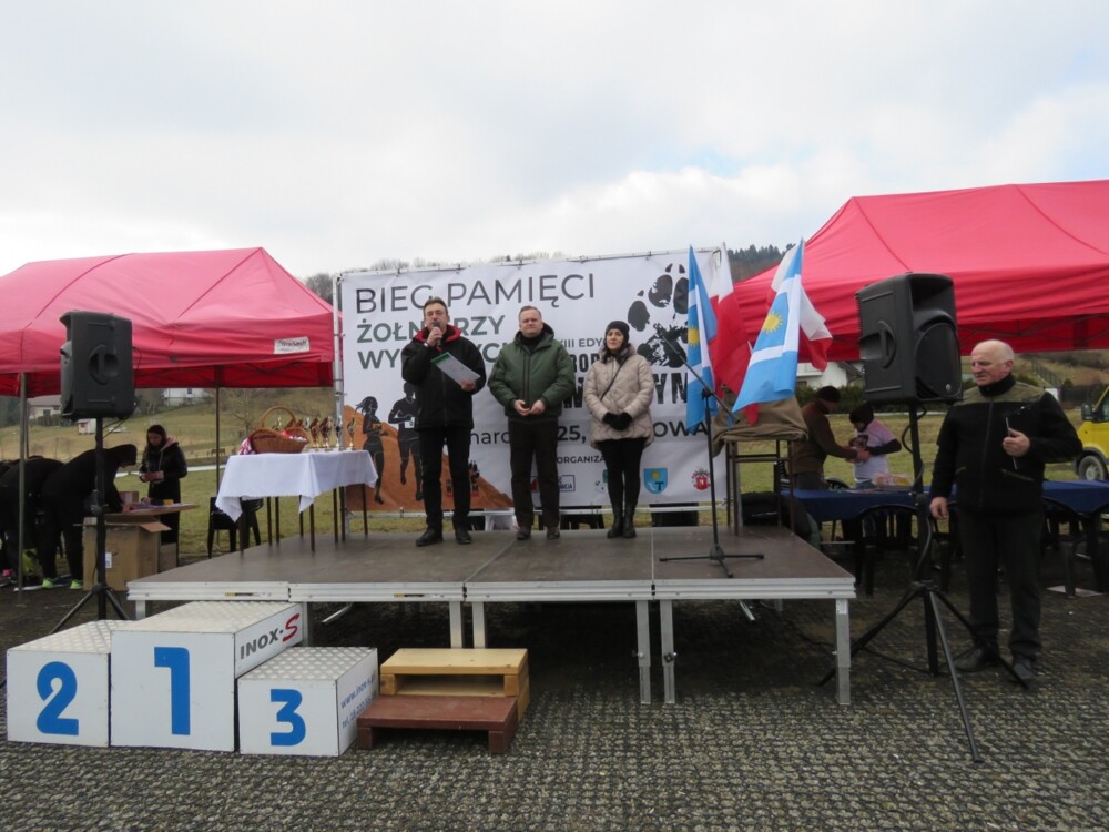 Ku pamięci żołnierzy wyklętych. Bieg Tropem Wilczym w gminie Laskowa [ZDJĘCIA]