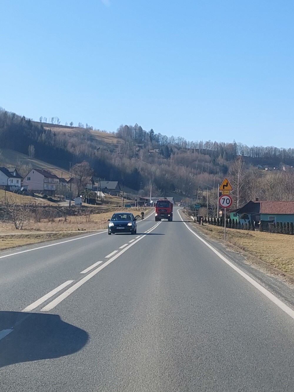 Stary Sącz/Barcice: GDDKiA potwierdza budowę chodnika na Zabroniu, ale to gmina musi zrobić projekt
