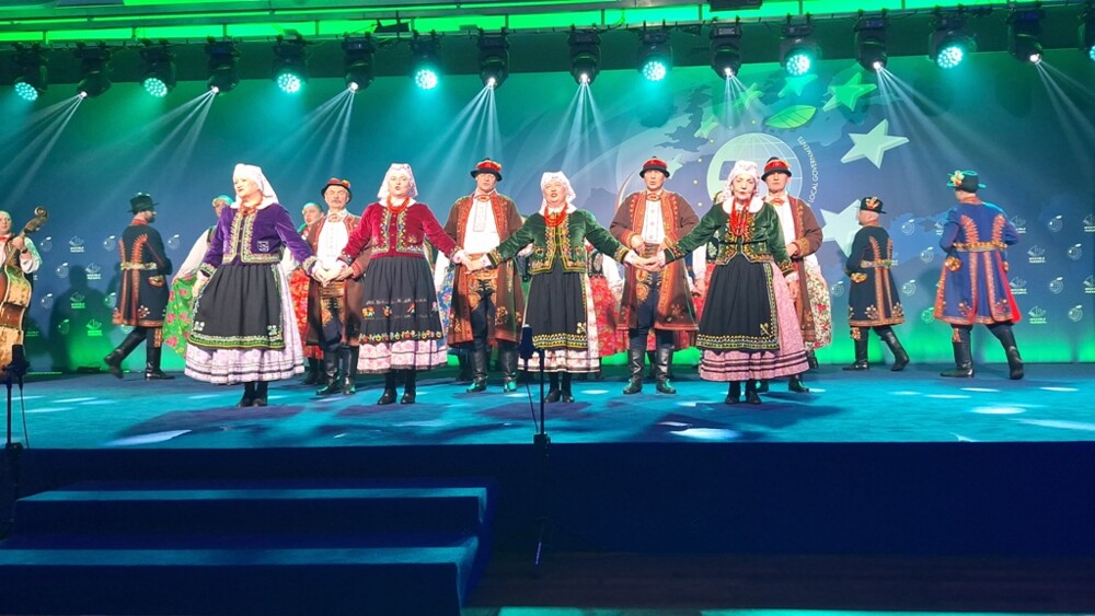 „Barbackiego 57”: Zespół Regionalny Sądeczanie już ponad 60 lat gra, śpiewa i tańczy. Tradycja, która łączy pokolenia
