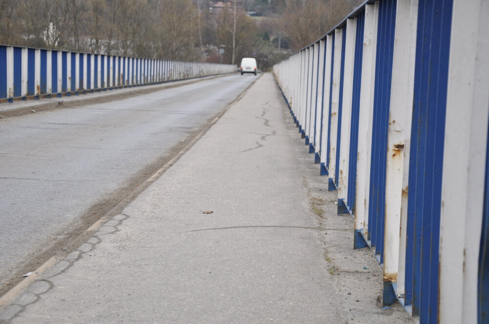 Nowy most na Dunajcu. Dwa pasy ruchu, chodnik i ścieżka rowerowa. Co ze starym mostem na Obidzę?