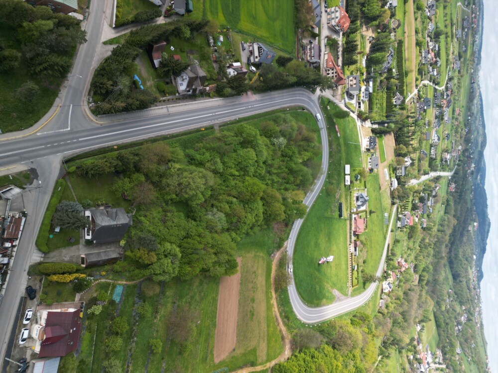 Przebudowa odcinka drogi 28, który biegnie przez nasz region, staje się coraz bardziej realna!