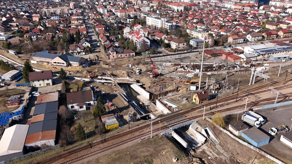 Inwestycja kolejowa w Nowym Sączu zaskakuje rozmachem. Widać to z innej perspektywy [ZDJĘCIA]