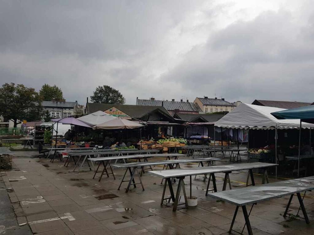 Co dalej z rewitalizacją Rynku Maślanego w Nowym Sączu? Ogłoszony przetarg unieważniony [ZDJĘCIA, WIZUALIZACJE]