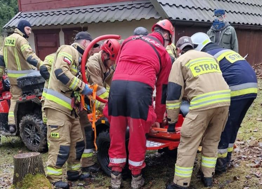 Seniorka zniknęła bez śladu. Poszukiwania postawiły na nogi wszystkie służby [ZDJĘCIA]