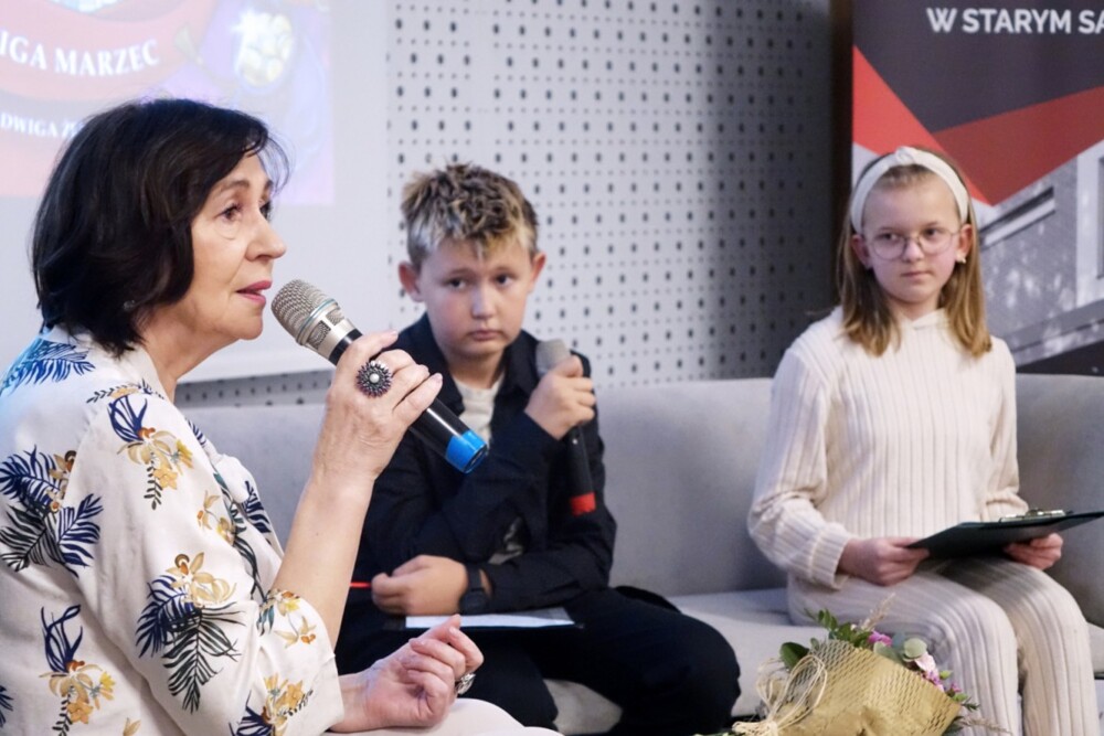 Jadwiga Marzec ze Złotym Jabłkiem Sądeckim. Najmłodsi czytelnicy uwielbiają jej książki