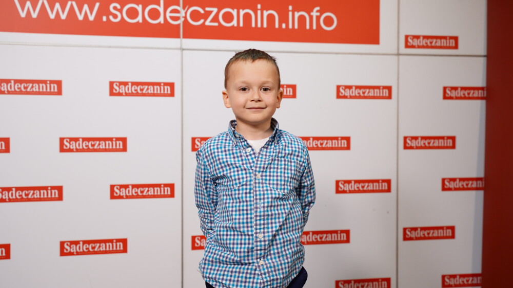 Filip Kmiecik to pełen talentu wokalnego młody artysta, który oczarował jury. Z jego występu biła dziecięca radość