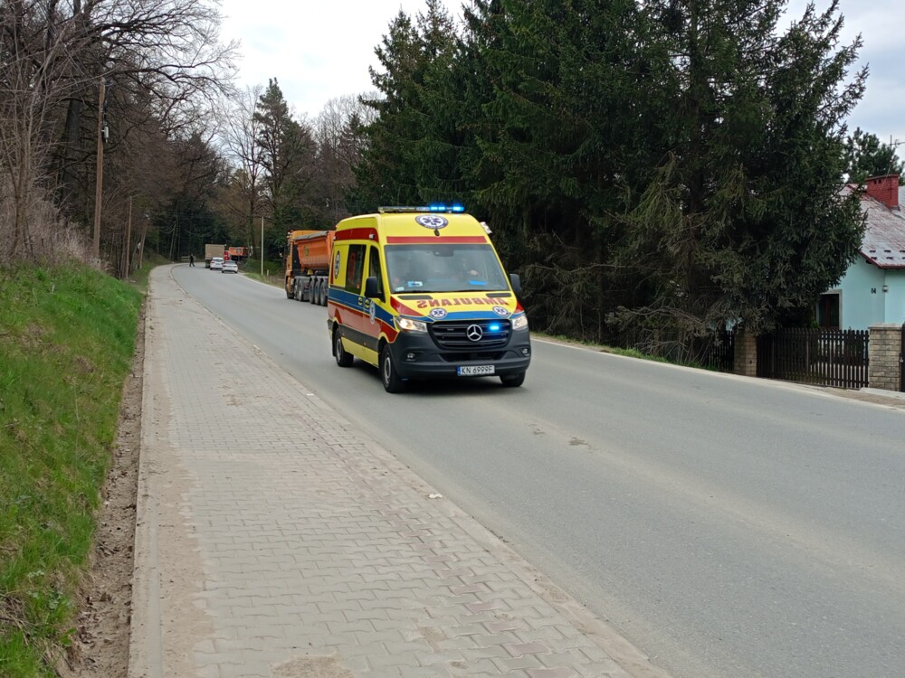 Z ostatniej chwili: poważny wypadek pod Nowym Sączem. Droga całkowicie zablokowana [ZDJĘCIA]	