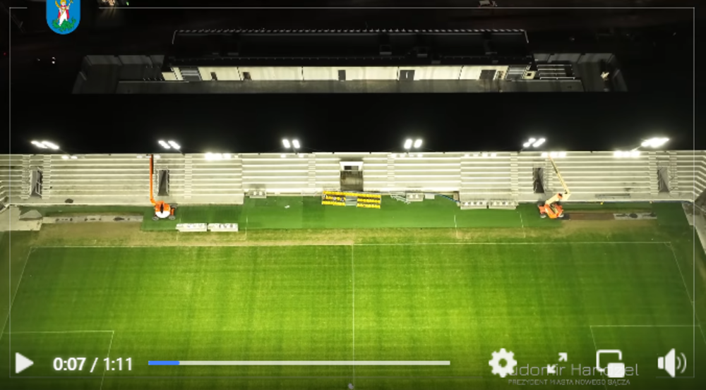 Budowany stadion przy ul. Kilińskiego 47 cały oświetlony [ZDJĘCIA]