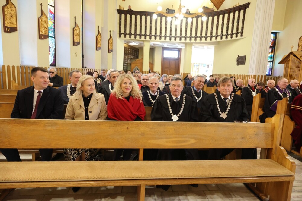 Jubileusz 40-lecia Izby Rzemiosła i Przedsiębiorczości w Nowym Sączu! Wręczono nagrody dla zasłużonych dla rzemiosła