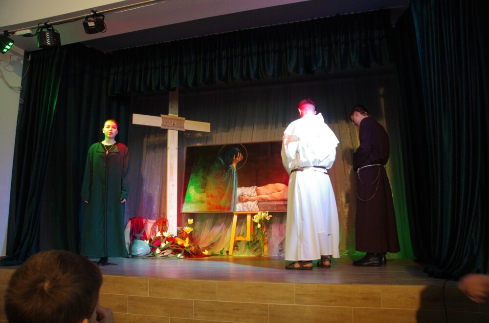“Kolec w głowę”. Wyjątkowe wprowadzenie w klimat świąt Wielkanocnych [ZDJĘCIA]