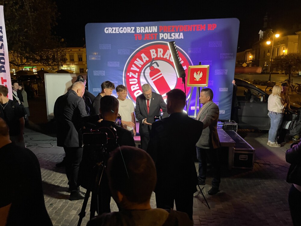  Grzegorz Braun w Nowym Sączu. Spore opóźnienie ze względu na incydent w Oleśnicy 