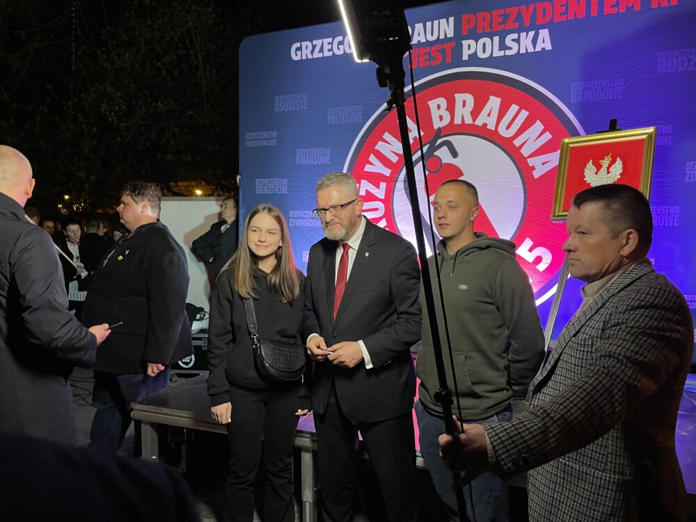  Grzegorz Braun w Nowym Sączu. Spore opóźnienie ze względu na incydent w Oleśnicy 