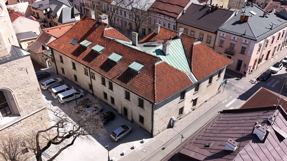 Zabytkowy Dom Gotycki w Nowym Sączu z innej perspektywy [FILM, ZDJĘCIA]