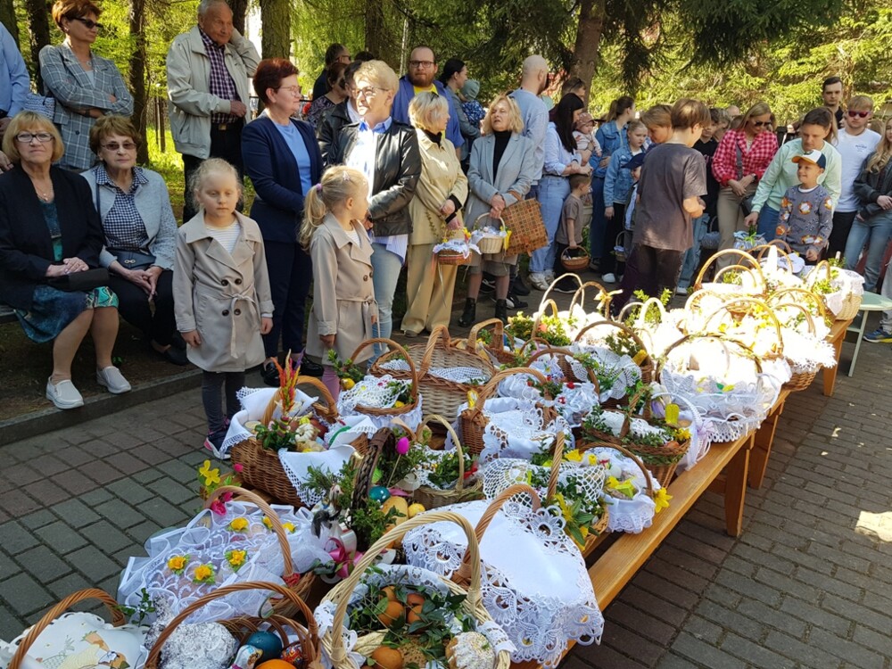 Wielka Sobota – czas modlitwy, zadumy. Oczekiwanie na zmartwychwstanie Jezusa. Czas święcenia pokarmów