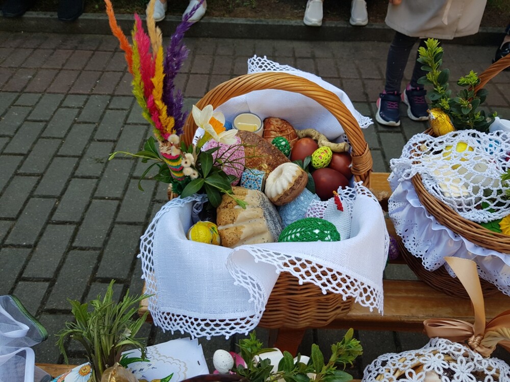 Wielka Sobota – czas modlitwy, zadumy. Oczekiwanie na zmartwychwstanie Jezusa. Czas święcenia pokarmów