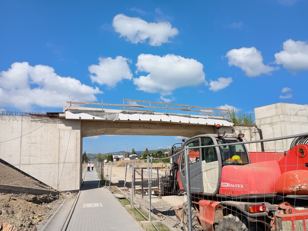 Na osiedlu Helena w Nowym Sączu postępują prace przy inwestycji kolejowej [ZDJĘCIA]