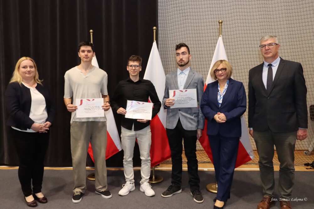 Uczniowie wykazali się ogromną wiedzą historyczną. Zwycięzcy pojadą na dwa dni do Warszawy