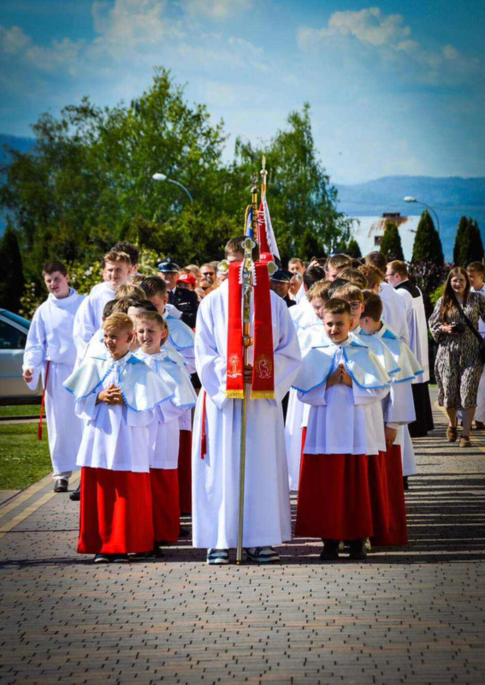Wyjątkowa uroczystość w Świniarsku. Kościół parafialny pw. Miłosierdzia Bożego został konsekrowany [ZDJĘCIA]