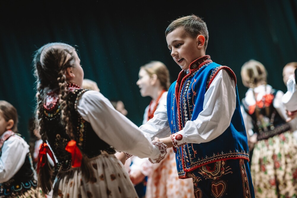 Wielki sukces Małych Mystkowian na Festiwalu Folklorystycznym w Dąbrowie Górniczej [ZDJĘCIA]