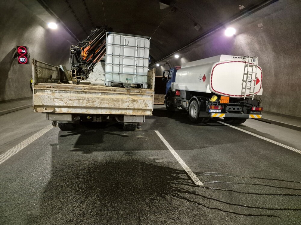 W tunelu pod Luboniem Małym zaroiło się od służb ratunkowych. Ruch został zablokowany [ZDJĘCIA]