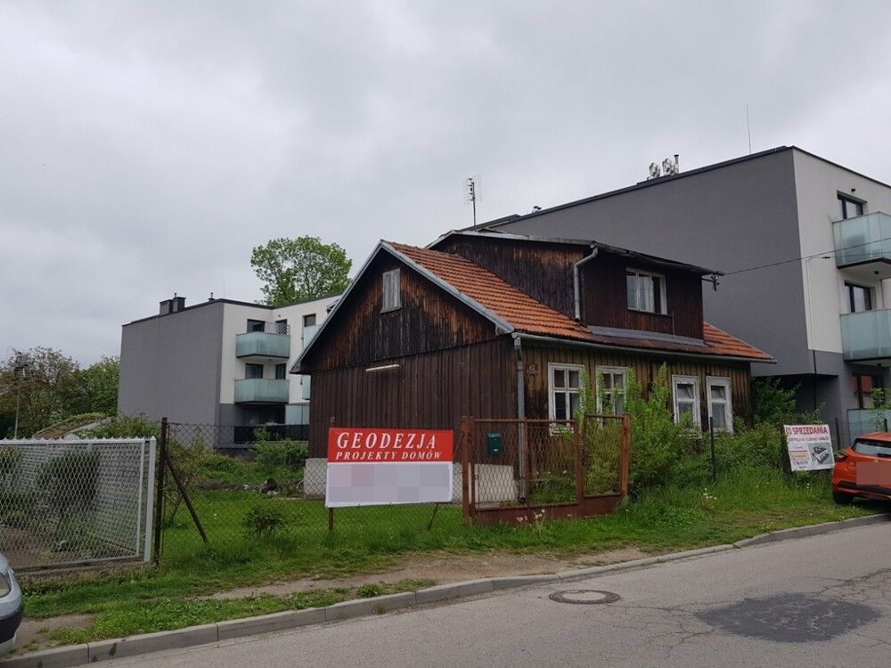 Protest mieszkańców ulicy Emilii Plater w Nowym Sączu. Stanowcze NIE dla budowy drugiego apartamentowca [WIDEO]