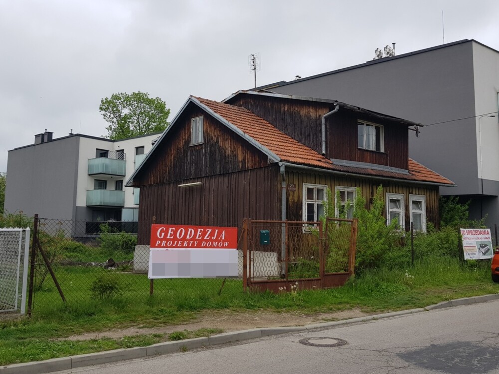 Protest mieszkańców ulicy Emilii Plater w Nowym Sączu. Stanowcze NIE dla budowy drugiego apartamentowca [WIDEO]