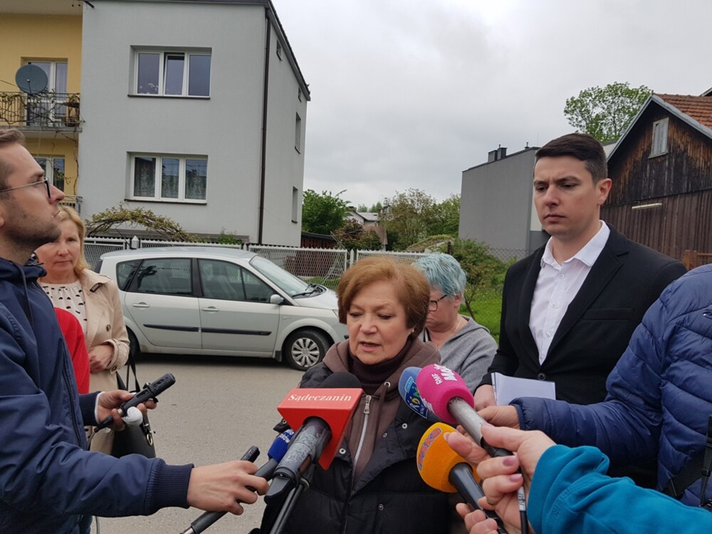 Protest mieszkańców ulicy Emilii Plater w Nowym Sączu. Stanowcze NIE dla budowy drugiego apartamentowca [WIDEO]