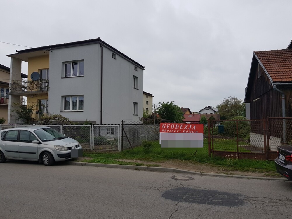 Protest mieszkańców ulicy Emilii Plater w Nowym Sączu. Stanowcze NIE dla budowy drugiego apartamentowca [WIDEO]