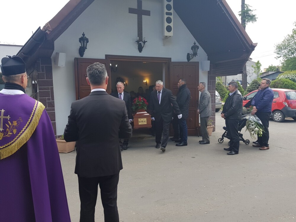 Pogrzeb śp. Jana Korala, wspaniałego człowieka, społecznika i znanego cukiernika. Na cmentarzu żegnały Go tłumy [ZDJĘCIA]