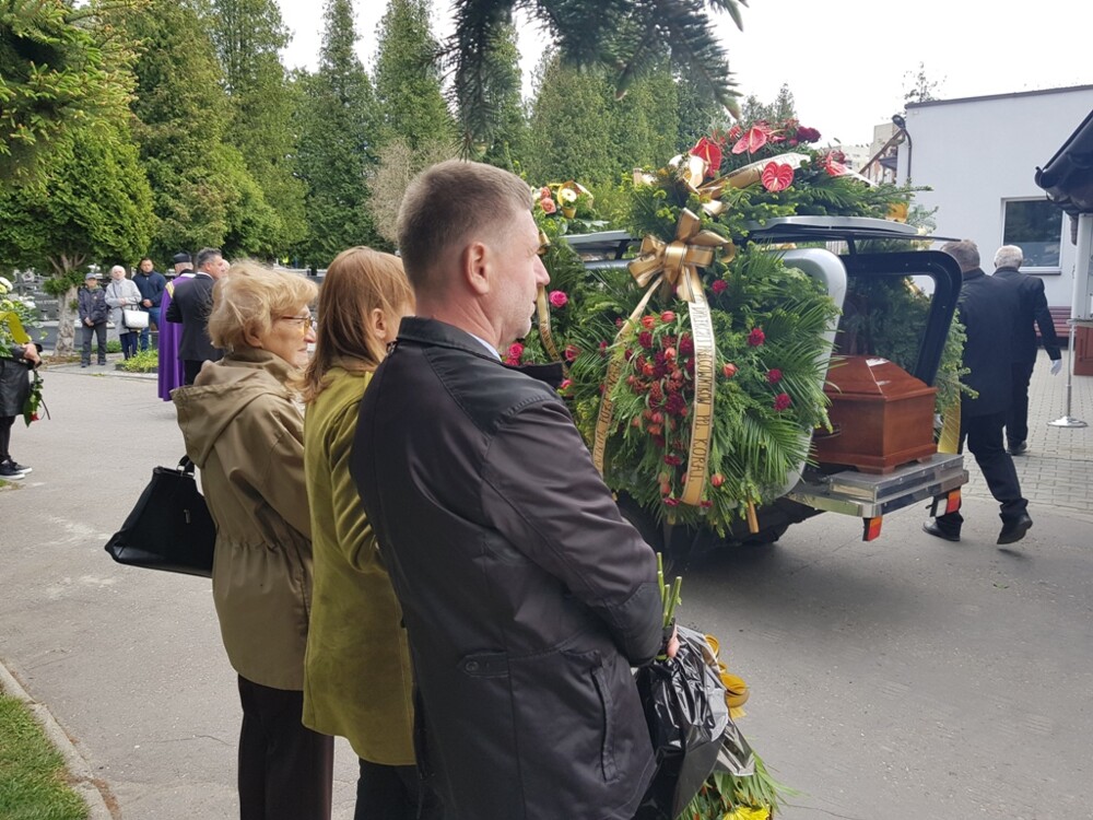Pogrzeb śp. Jana Korala, wspaniałego człowieka, społecznika i znanego cukiernika. Na cmentarzu żegnały Go tłumy [ZDJĘCIA]
