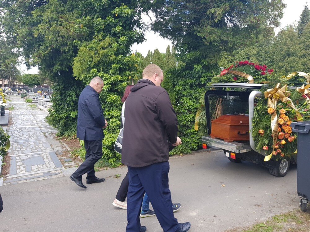 Pogrzeb śp. Jana Korala, wspaniałego człowieka, społecznika i znanego cukiernika. Na cmentarzu żegnały Go tłumy [ZDJĘCIA]