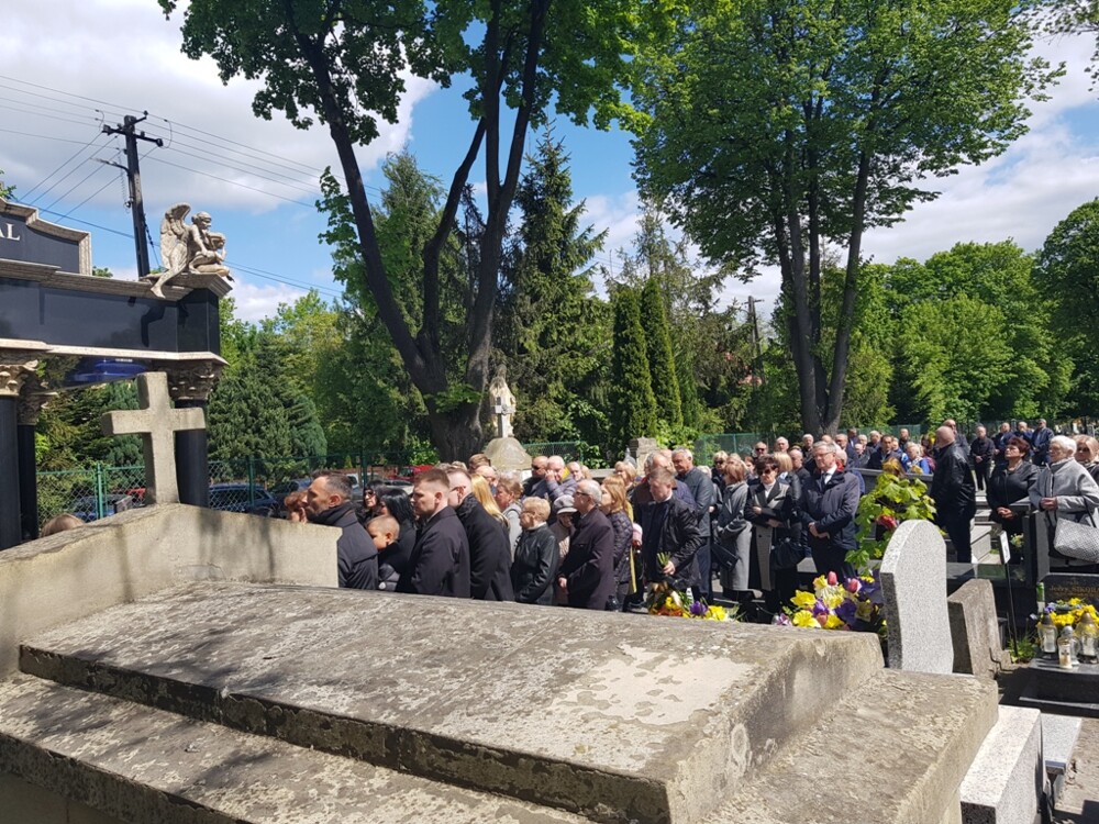 Pogrzeb śp. Jana Korala, wspaniałego człowieka, społecznika i znanego cukiernika. Na cmentarzu żegnały Go tłumy [ZDJĘCIA]