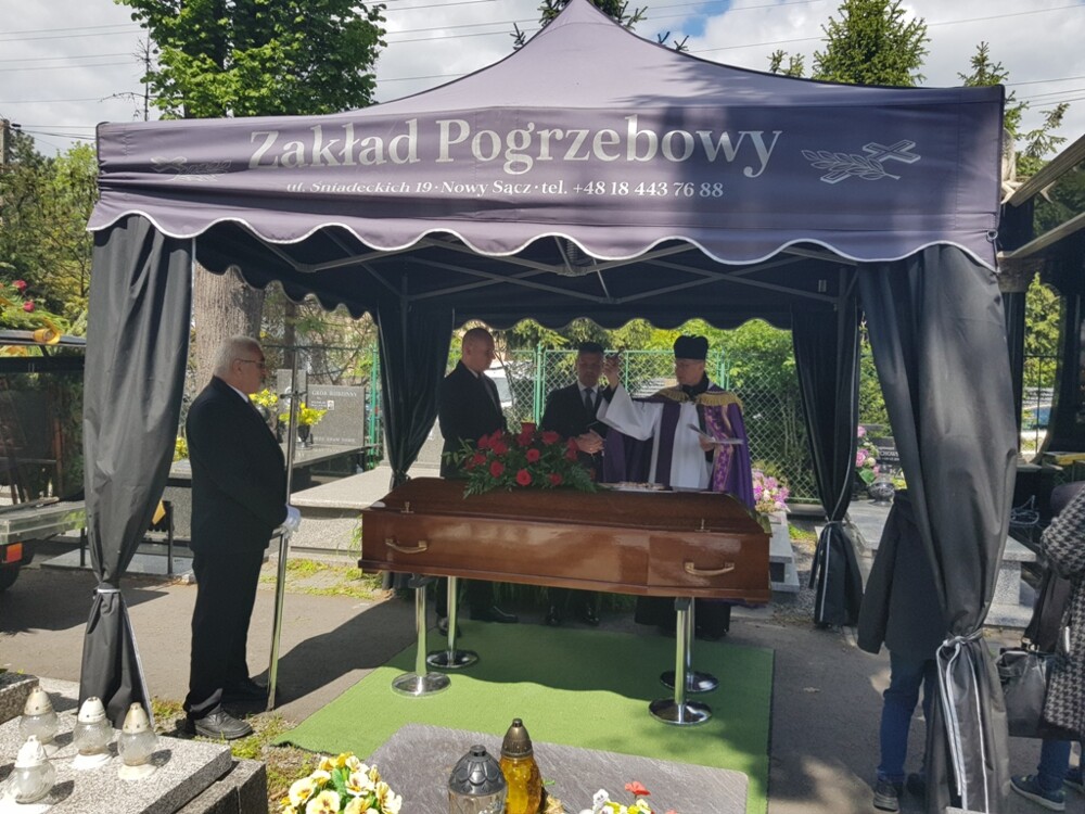 Pogrzeb śp. Jana Korala, wspaniałego człowieka, społecznika i znanego cukiernika. Na cmentarzu żegnały Go tłumy [ZDJĘCIA]