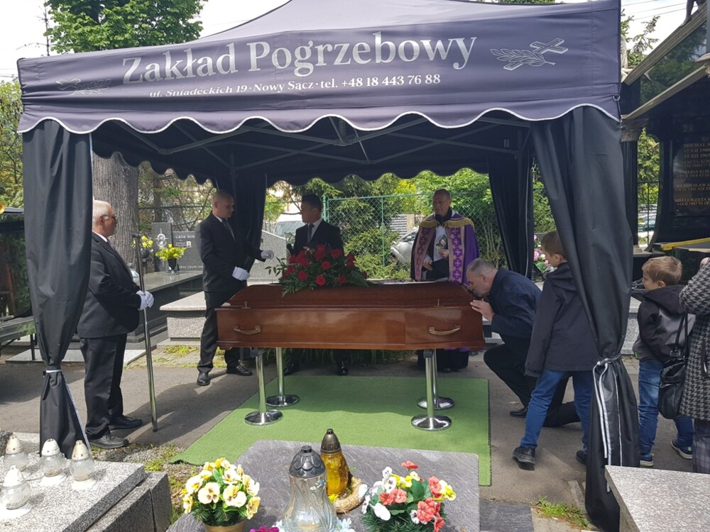 Pogrzeb śp. Jana Korala, wspaniałego człowieka, społecznika i znanego cukiernika. Na cmentarzu żegnały Go tłumy [ZDJĘCIA]