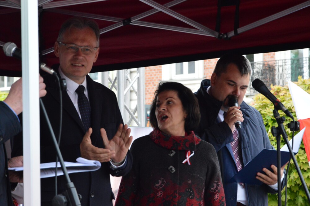 Wiec poparcia Karola Nawrockiego na nowosądeckim rynku. Przyjechał Daniel Nawrocki, syn kandydata na Prezydenta 