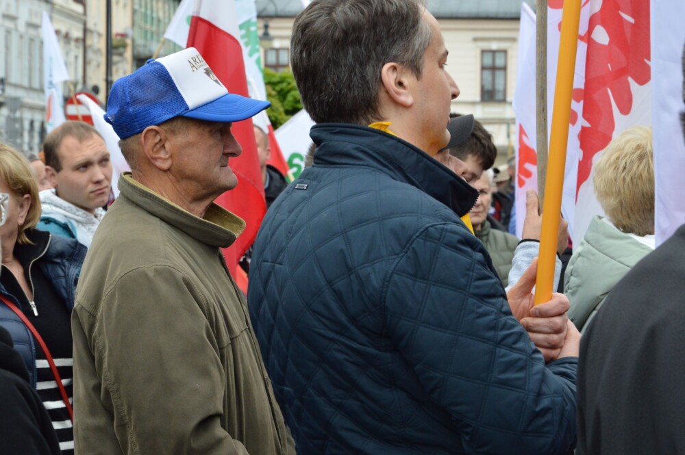 Wiec poparcia Karola Nawrockiego na nowosądeckim rynku. Przyjechał Daniel Nawrocki, syn kandydata na Prezydenta 