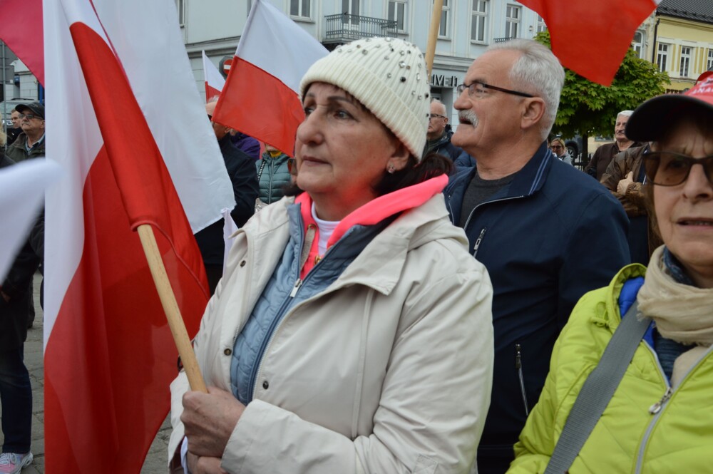 Wiec poparcia Karola Nawrockiego na nowosądeckim rynku. Przyjechał Daniel Nawrocki, syn kandydata na Prezydenta 