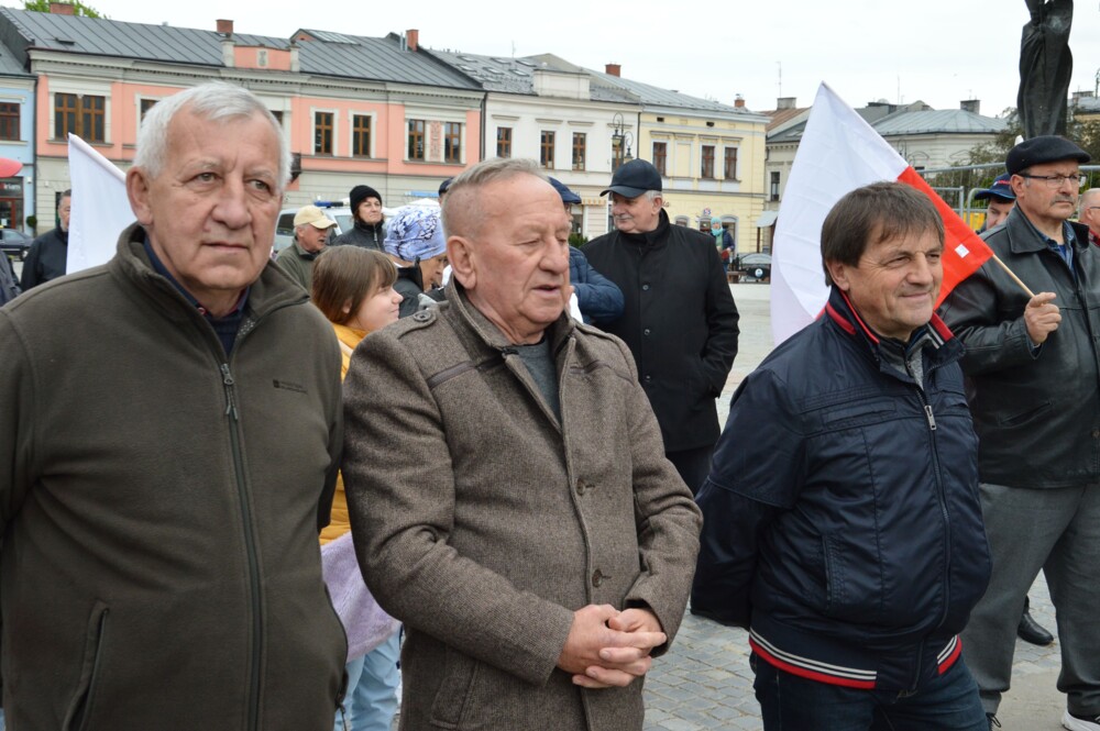 Wiec poparcia Karola Nawrockiego na nowosądeckim rynku. Przyjechał Daniel Nawrocki, syn kandydata na Prezydenta 