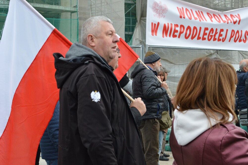 Wiec poparcia Karola Nawrockiego na nowosądeckim rynku. Przyjechał Daniel Nawrocki, syn kandydata na Prezydenta 