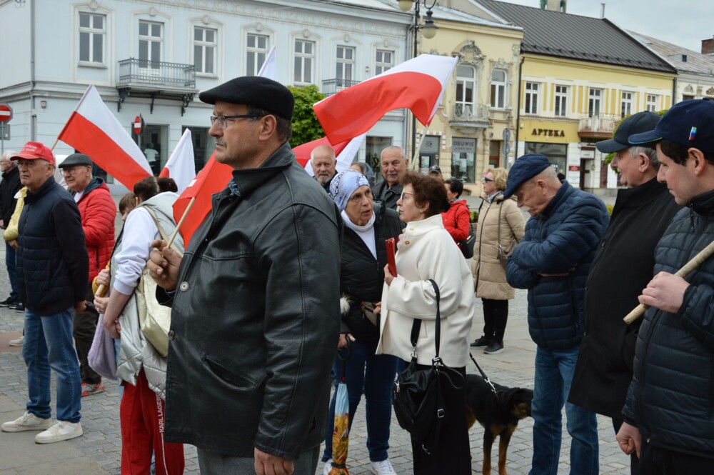 Wiec poparcia Karola Nawrockiego na nowosądeckim rynku. Przyjechał Daniel Nawrocki, syn kandydata na Prezydenta 
