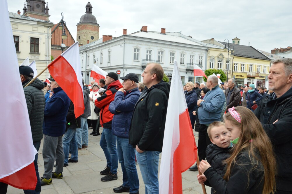 Wiec poparcia Karola Nawrockiego na nowosądeckim rynku. Przyjechał Daniel Nawrocki, syn kandydata na Prezydenta 