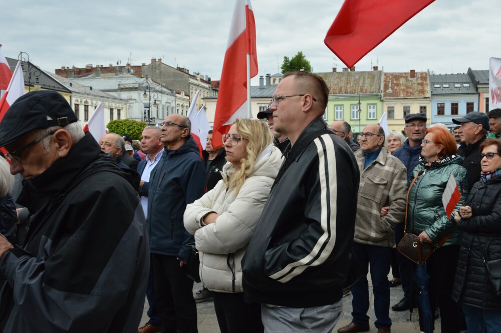 Wiec poparcia Karola Nawrockiego na nowosądeckim rynku. Przyjechał Daniel Nawrocki, syn kandydata na Prezydenta 
