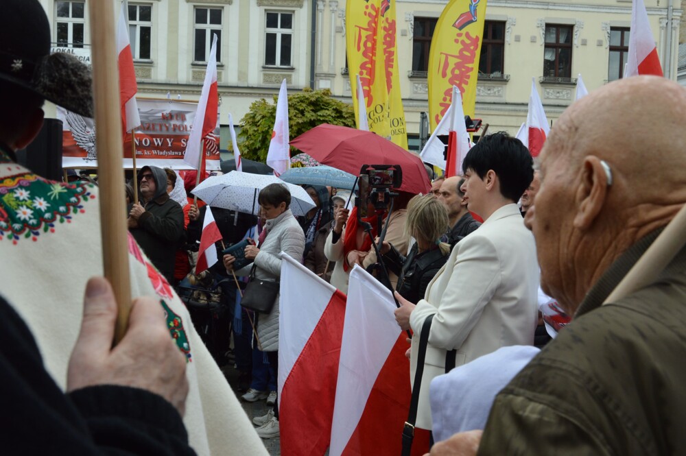 Wiec poparcia Karola Nawrockiego na nowosądeckim rynku. Przyjechał Daniel Nawrocki, syn kandydata na Prezydenta 
