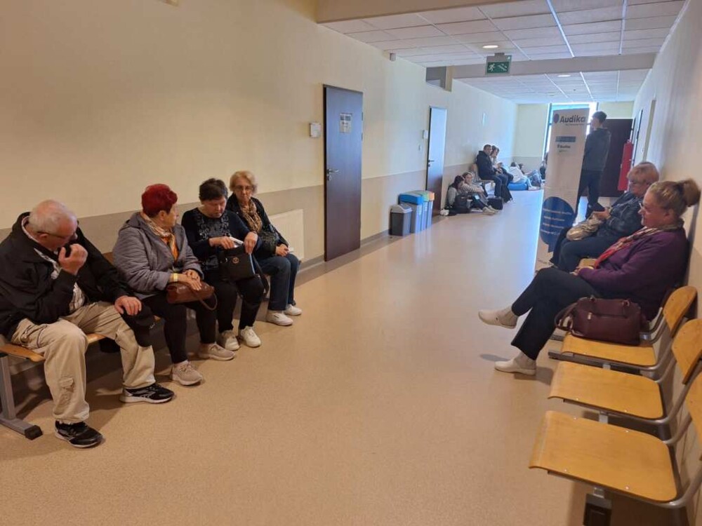 Miasteczko Zdrowia w Nowym Sączu. Problemy ze słuchem mają coraz młodsze osoby. Badajmy się! 