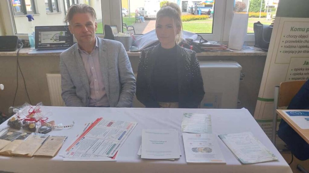Seminarium „O zdrowiu Sądeczan” to także ciekawe stoiska. Zuber, test na depresję, amerykańskie olejki i maszyna Bemer