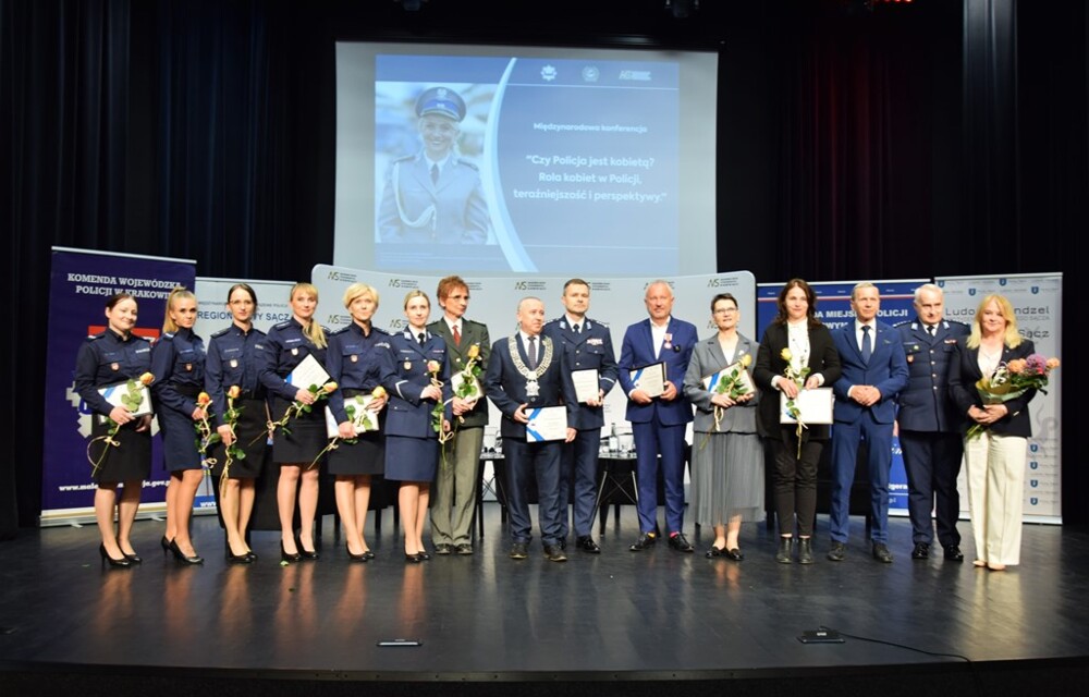 Od 100 lat kobiety służą w policji. W Nowym Sączu z tej okazji odbyła się międzynarodowa konferencja [ZDJĘCIA]