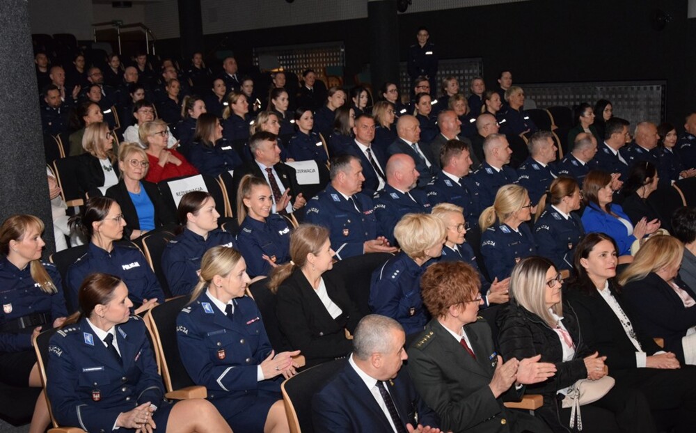 Od 100 lat kobiety służą w policji. W Nowym Sączu z tej okazji odbyła się międzynarodowa konferencja [ZDJĘCIA]