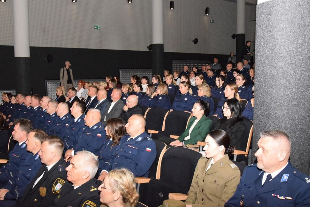 Od 100 lat kobiety służą w policji. W Nowym Sączu z tej okazji odbyła się międzynarodowa konferencja [ZDJĘCIA]